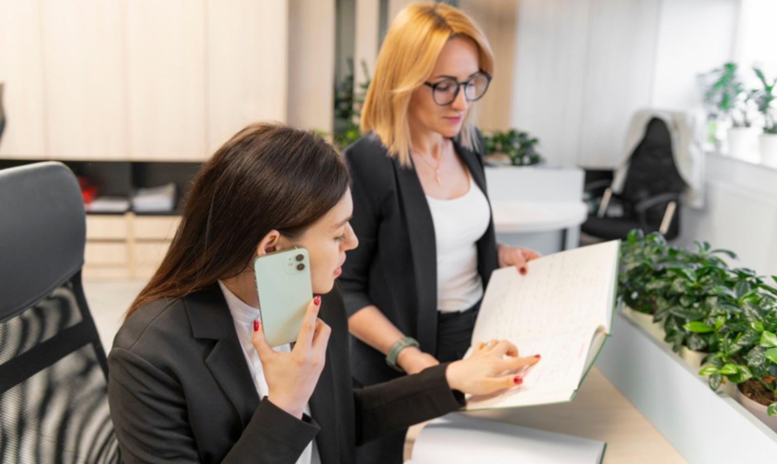 Teilnehmer während eines interaktiven SEO-Webinars